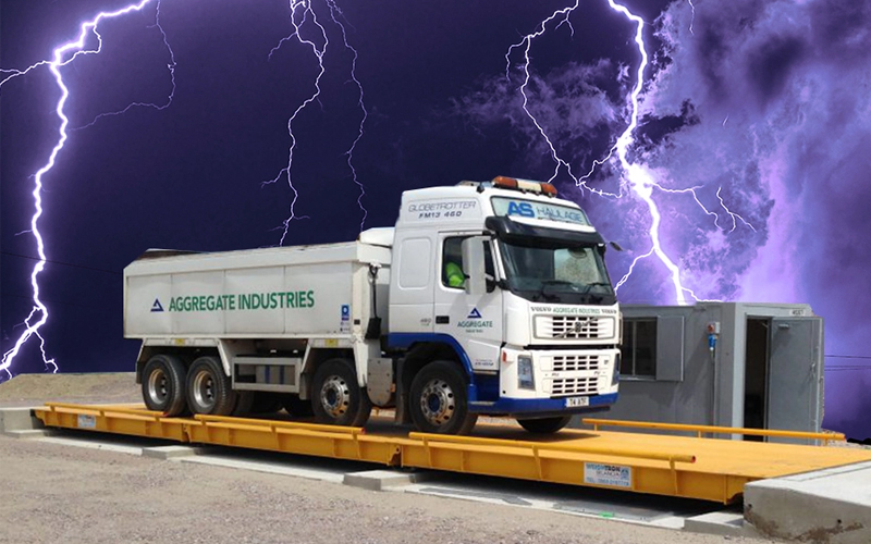 Bảo vệ trạm cân ô tô trong mùa mưa bão