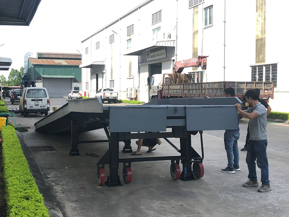Bàn giao cầu xe nâng tại Vĩnh Phúc