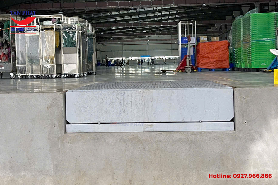 Bàn giao Hydraulic Dock Leveler 6 tấn lắp đặt tại Hà Nam