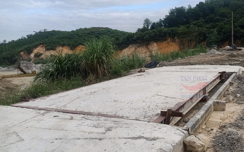 Lắp đặt trạm cân 100 tấn dài 12m sàn bê tông tại mỏ đá Hòa Bình