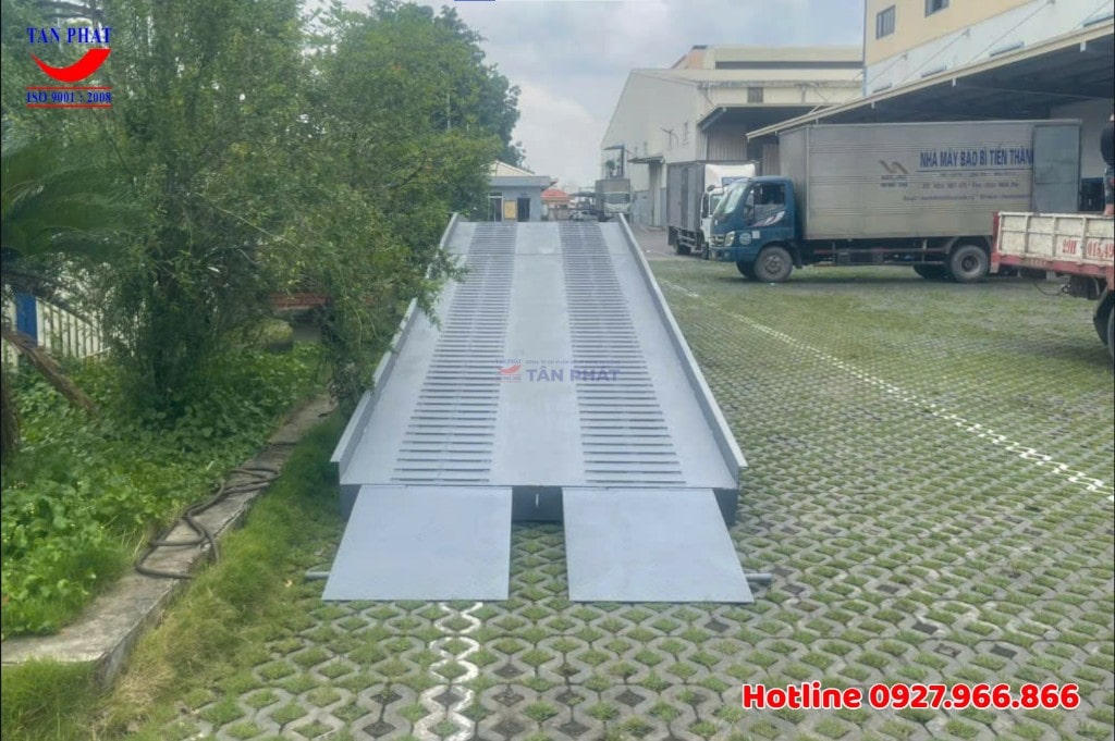 Hoàn thiện và bàn giao cầu dẫn lên công 10 tấn tại KCN Quế Võ, tỉnh Bắc Ninh 