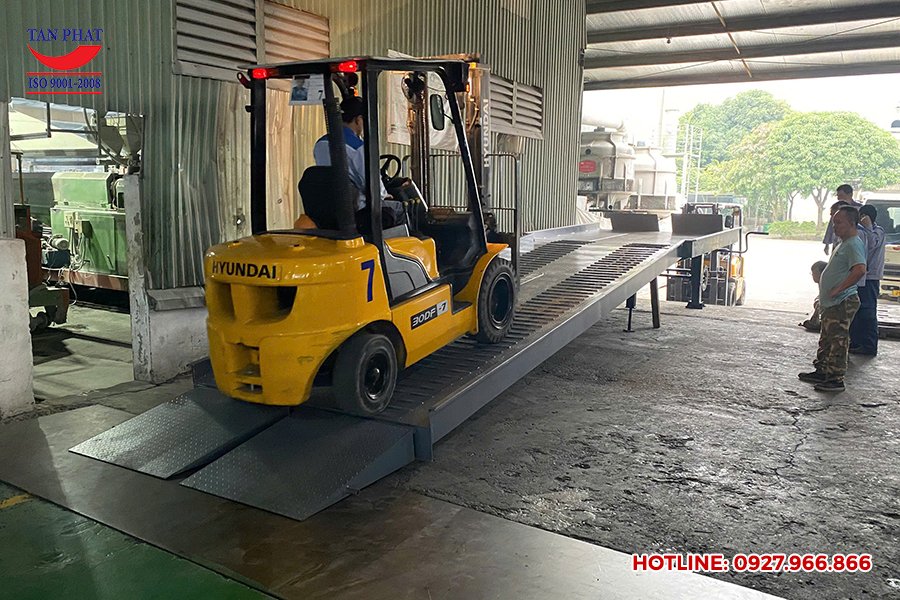 Cầu dẫn xe nâng 10 tấn dài 10m giao tại Nông Trang, Phú Thọ