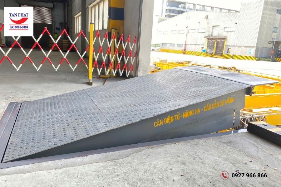 Lắp đặt sàn nâng thủy lực 8 tấn tại Bắc Giang