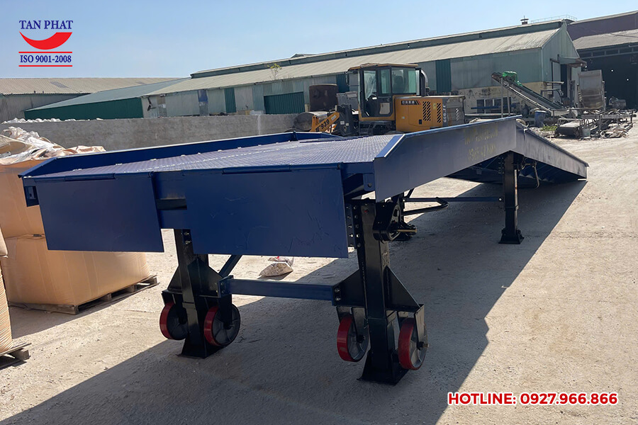 Báo giá cầu dẫn lên container tại Ninh Bình