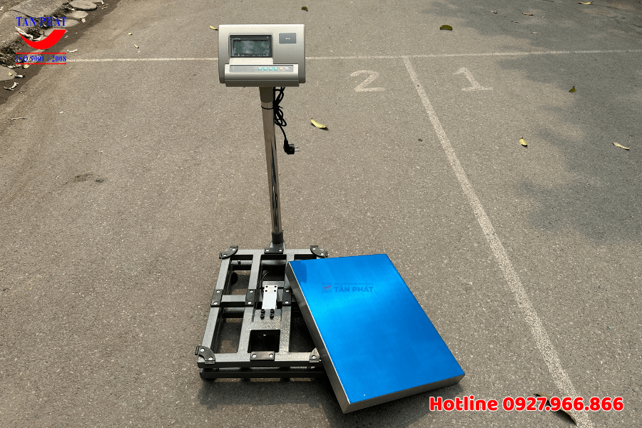 Cân bàn điện tử 200kg A12 do cân điện tử Tân Phát cung cấp.