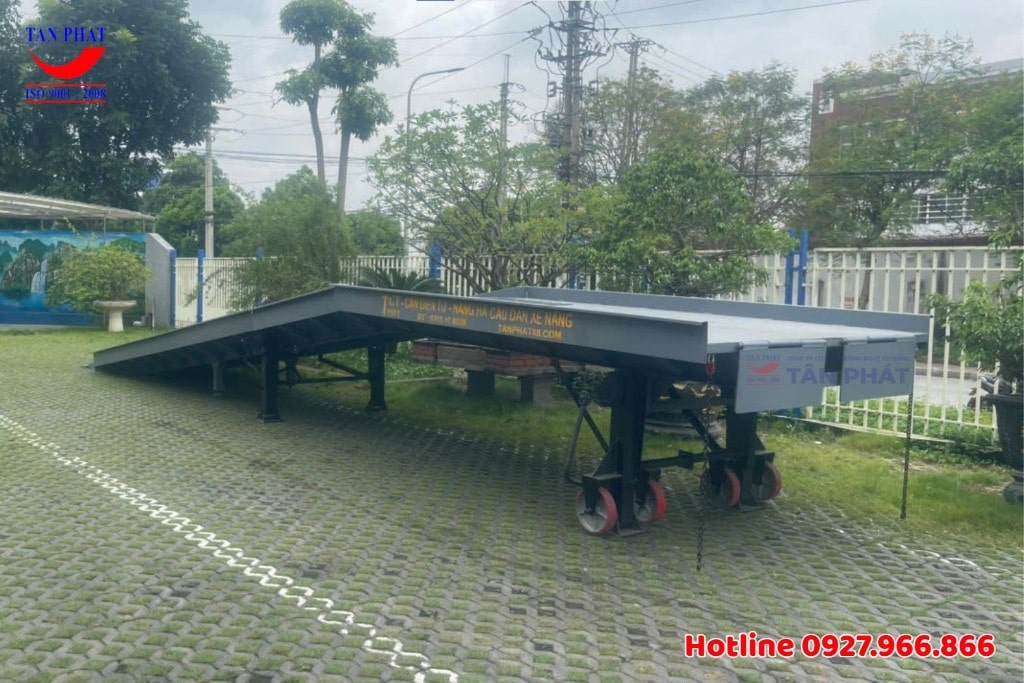 Hoàn thiện và bàn giao cầu dẫn lên công 10 tấn tại KCN Quế Võ, tỉnh Bắc Ninh 