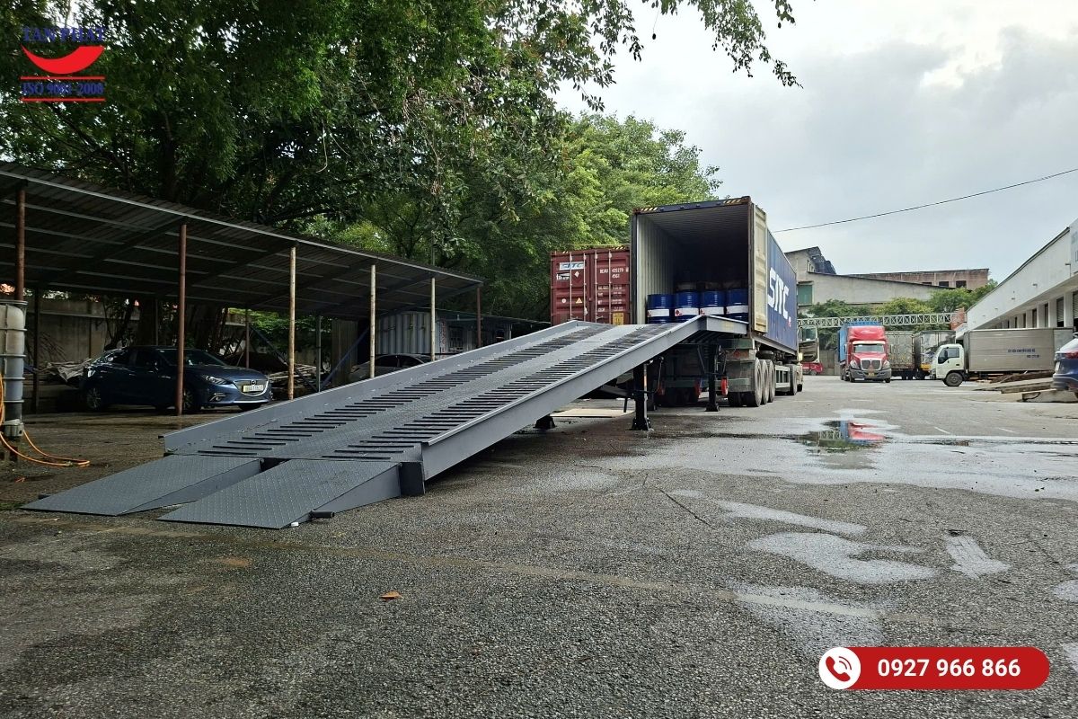 Hoàn thành lắp đặt cầu dẫn xe nâng 8 tấn tại Bắc Ninh