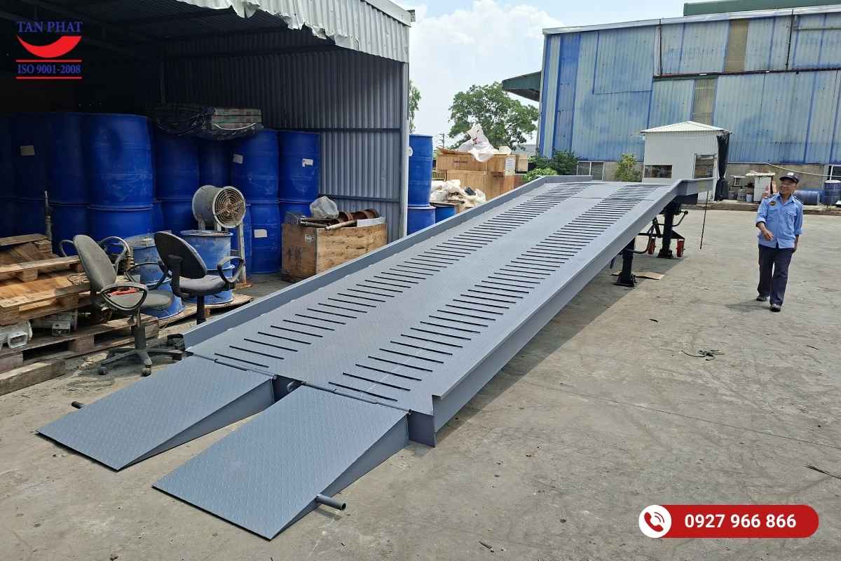 Bàn Giao Cầu Dẫn Xe Nâng 8 Tấn Tại Yên Xuân, TP. Hà Nội
