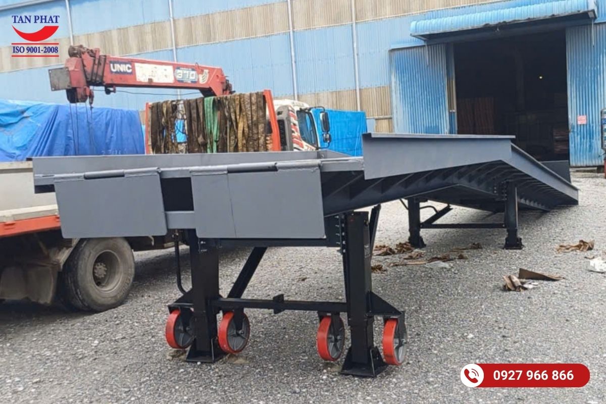 Bàn Giao Cầu Dẫn Xe Nâng Tải Trọng 12 Tấn Tại Hưng Yên