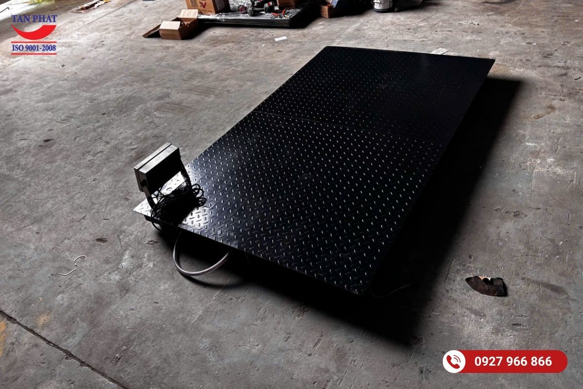 Bàn giao cân sàn 2mx1m2 đầu cân DI28SS 2 tấn tại Hà Nội