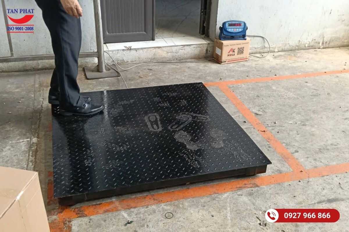 Lắp Đặt Và Bàn Giao Cân Sàn 2 Tấn T1 Về Bắc Ninh