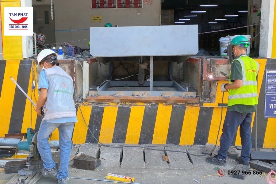 Lắp đặt Dock Leveler 8 tấn tại Bắc Giang
