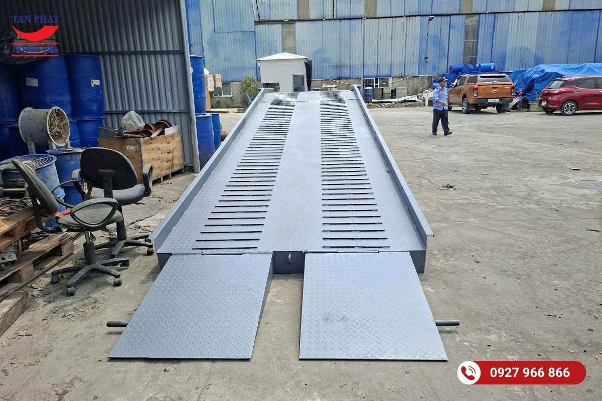 Bàn Giao Cầu Dẫn Xe Nâng 8 Tấn Tại Yên Xuân, TP. Hà Nội