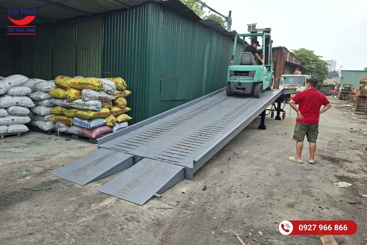 Lắp Đặt Cầu Dẫn Xe Nâng 10 Tấn Tây Mỗ