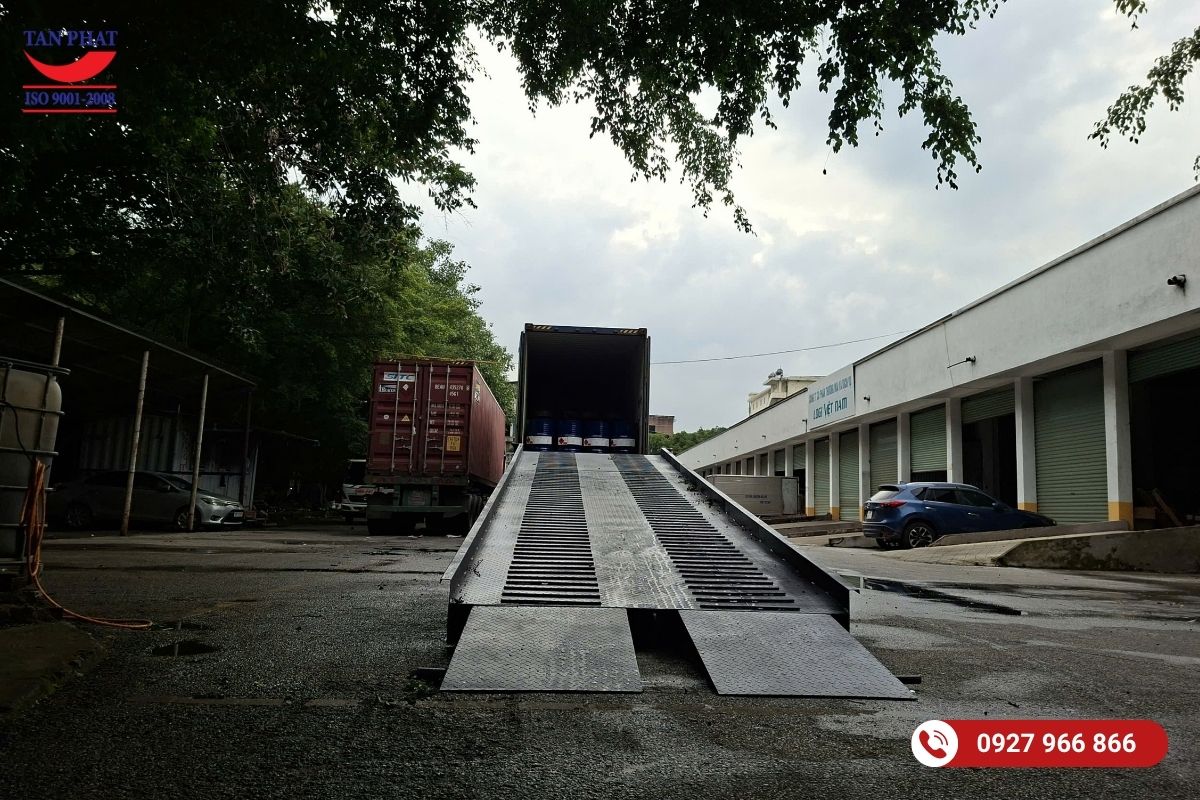 Hoàn thành lắp đặt cầu dẫn xe nâng 8 tấn tại Bắc Ninh
