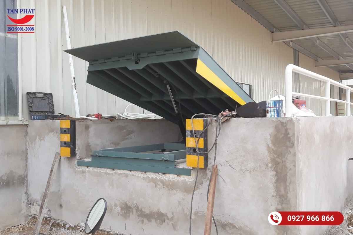 Sàn nâng thủy lực sử dụng 1 xylanh nâng hạ