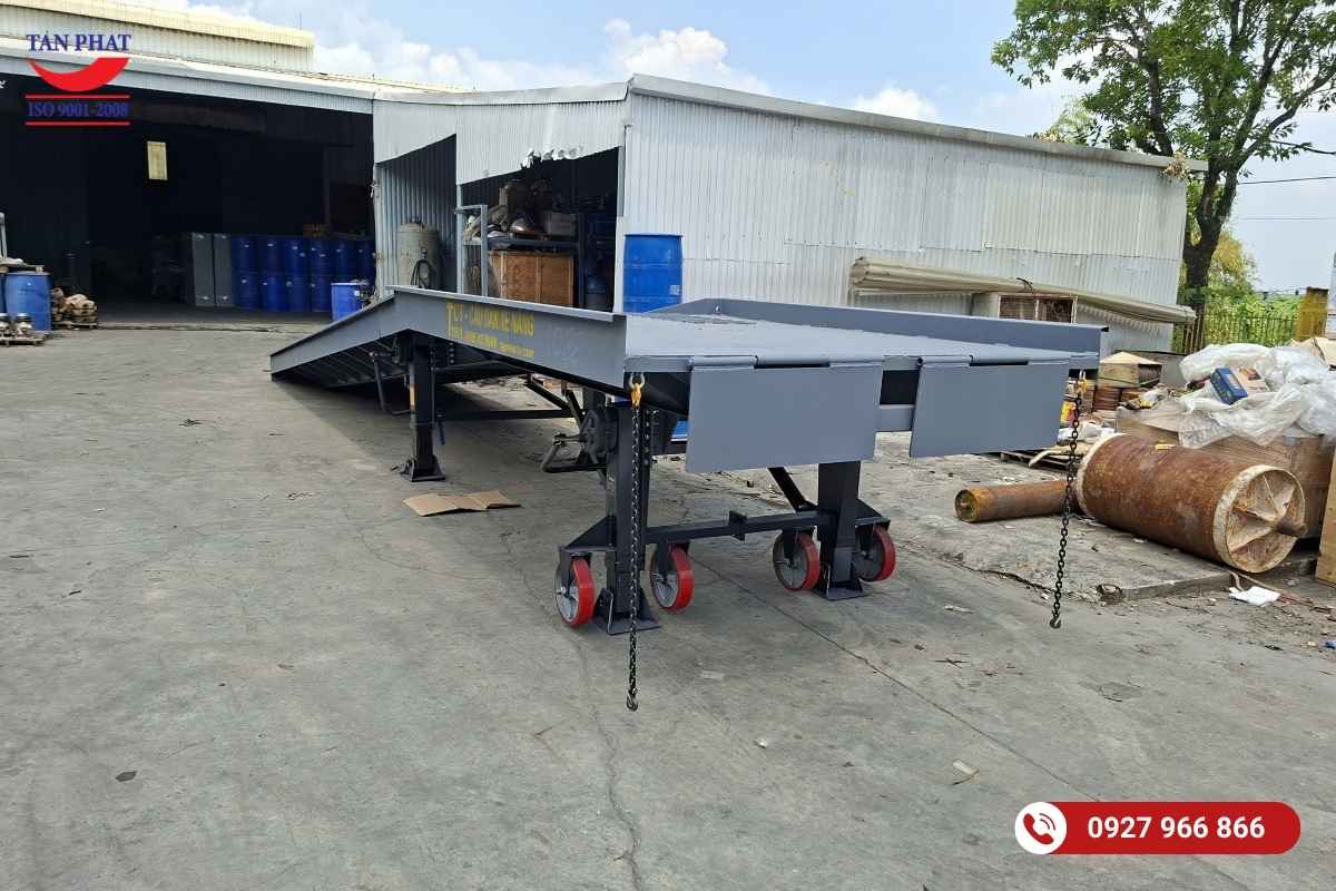 Bàn Giao Cầu Dẫn Xe Nâng 8 Tấn Tại Yên Xuân, TP. Hà Nội