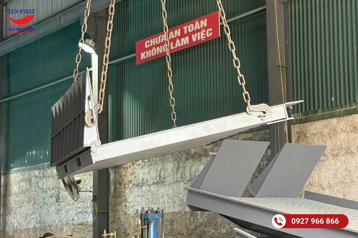 Dự án dốc dẫn xe nâng 6 tấn