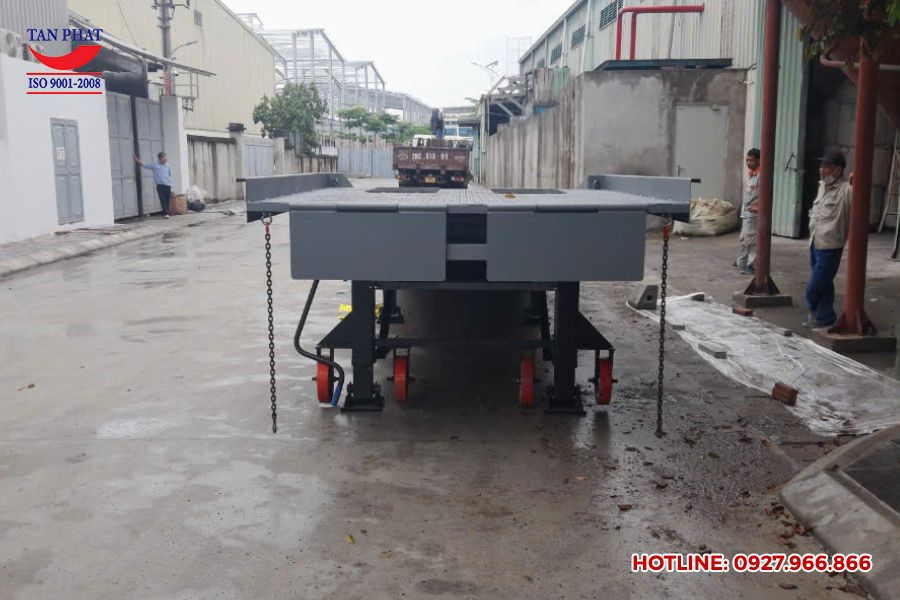 Cầu lên container 6 tấn dài 11m