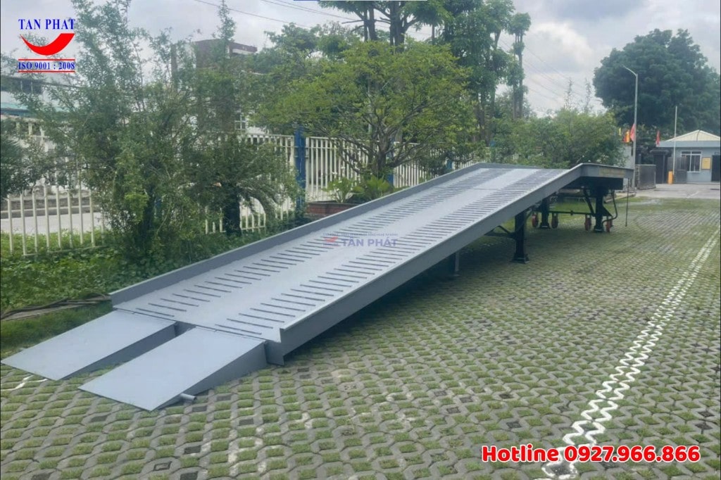 Hoàn thiện và bàn giao cầu dẫn lên công 10 tấn tại KCN Quế Võ, tỉnh Bắc Ninh 