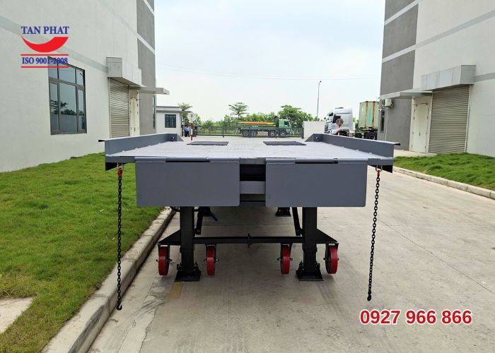 Bàn giao cầu dẫn lên container 10 tấn dài 11m tại Hải Phòng