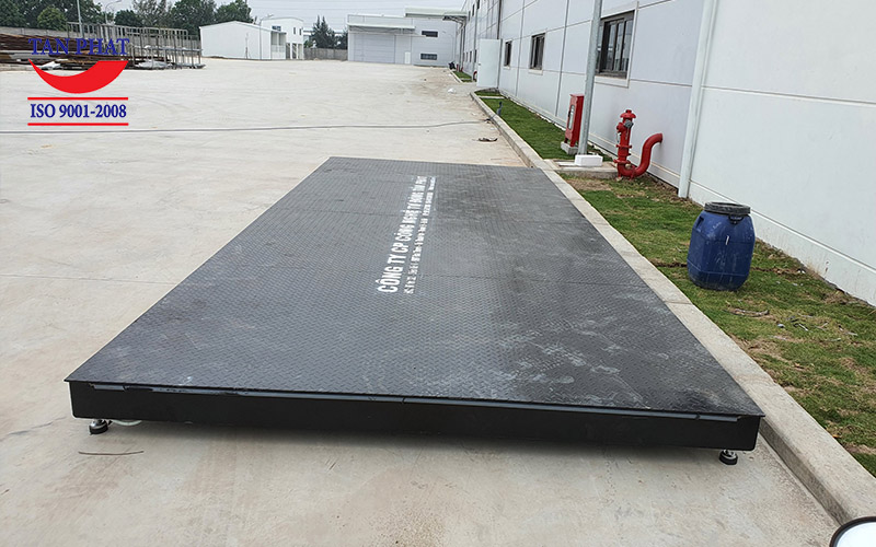 Cân sàn 15 tấn (6mx2.5m) chưa sơn 2 lớp trên bề mặt sàn cân