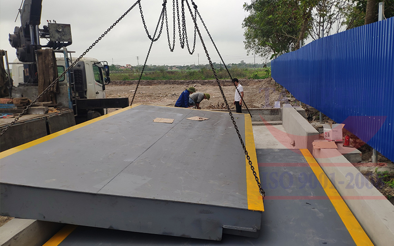 Bàn cân của dự án cân ô tô 120 tấn lắp tại Vụ Bản, Nam Định 01 Đầu cân kỹ thuật số D2008FA