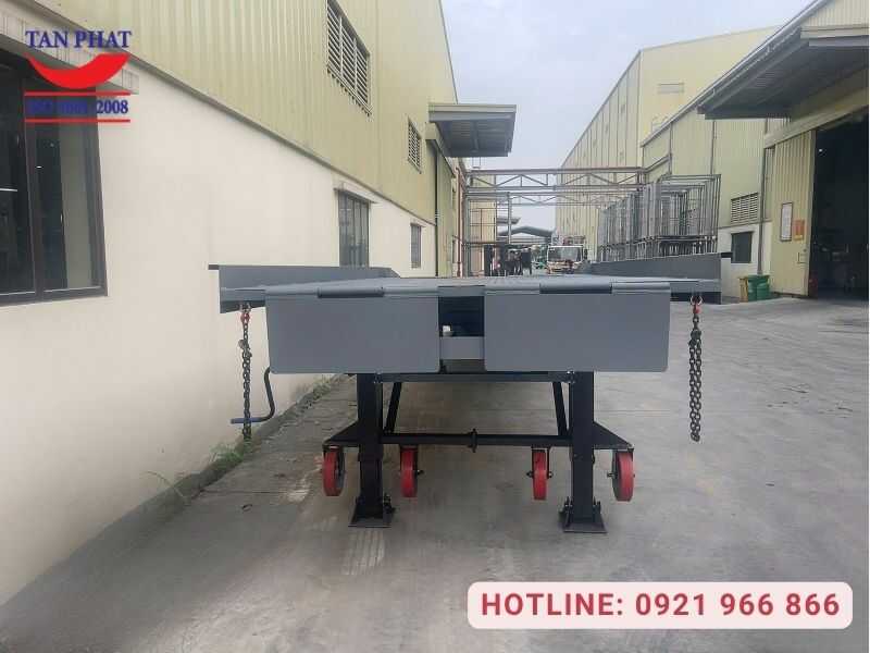 Dự án bàn giao và lắp đặt cầu dẫn container 12 tấn tại Ninh Bình