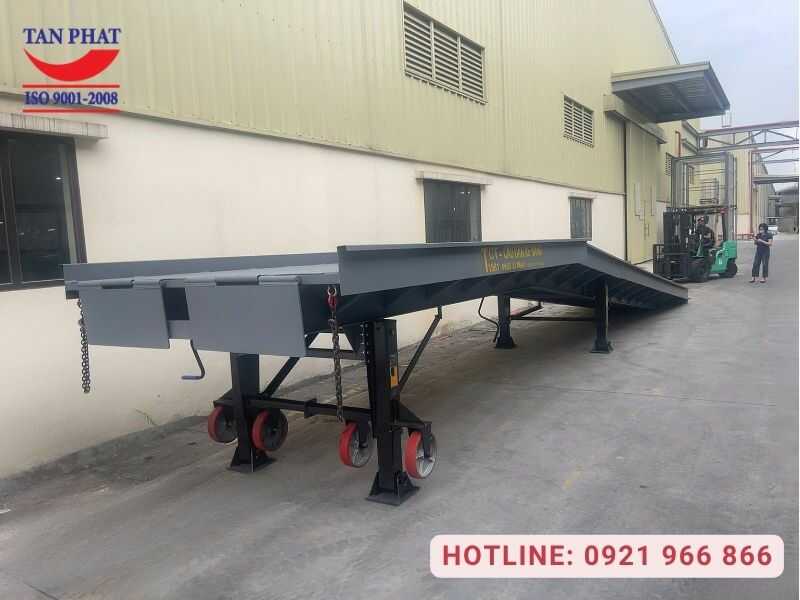 Dự án bàn giao và lắp đặt cầu dẫn container 12 tấn tại Ninh Bình