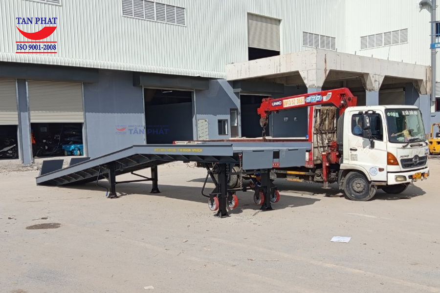 Cầu dẫn vào container 8 tấn tại Cao Bằng