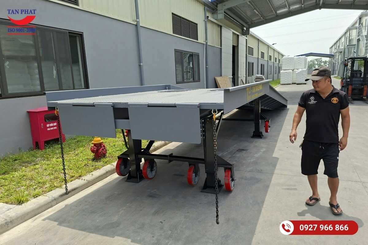 Bàn giao cầu dẫn xe nâng 8 tấn về Mỹ Hào, Hưng Yên