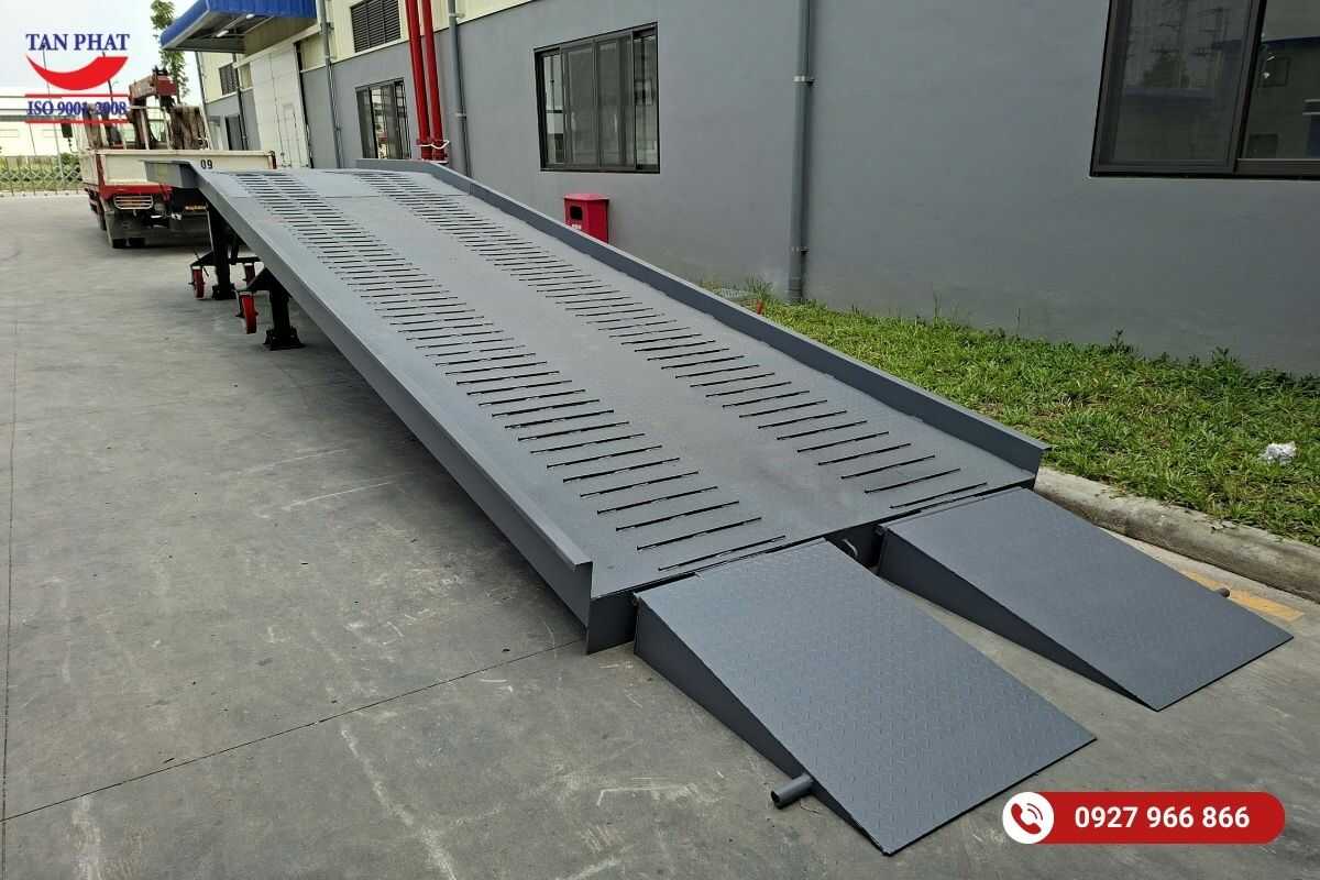 Bàn giao cầu dẫn xe nâng 8 tấn về Mỹ Hào, Hưng Yên