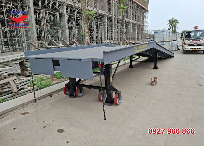 Cầu lên container 10 tấn dài 13m giao tại Hà Nam