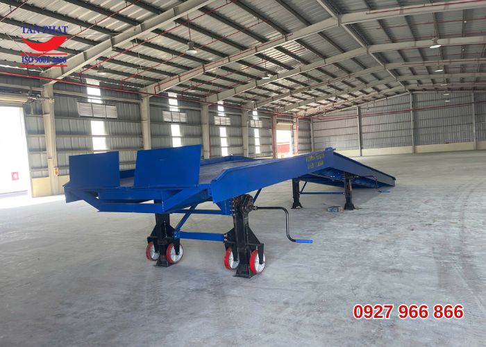 Cầu dẫn lên container 10 tấn dài 13m