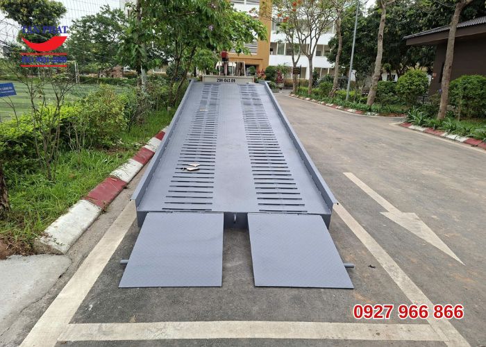 Bàn giao cầu lên container 10 tấn tại Vĩnh Thanh, Hà Nội