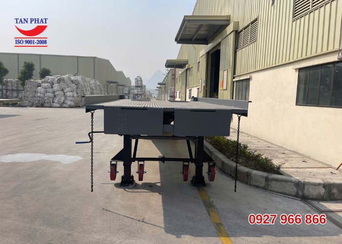 Cầu lên container 12 tấn dài 11m