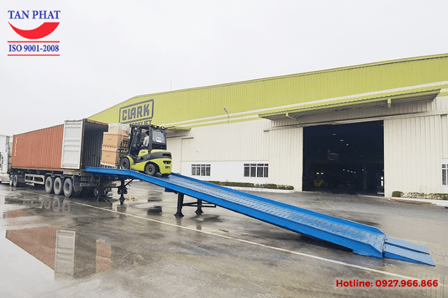 Cầu lên container 12 tấn 
