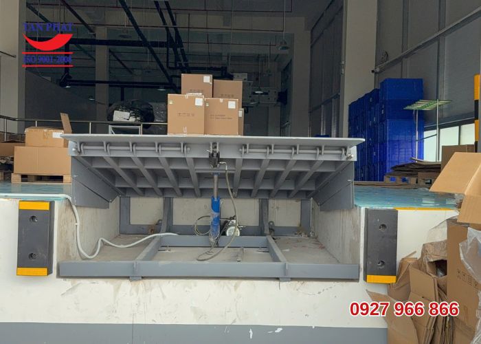 Sàn nâng hạ thủy lực 3 tấn (2100mm x 2080mm)
