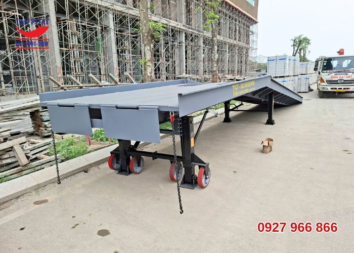 Cầu dẫn xe nâng 10 tấn - 13m (dài) x 2.35m (rộng) cho thuê tại miền Bắc