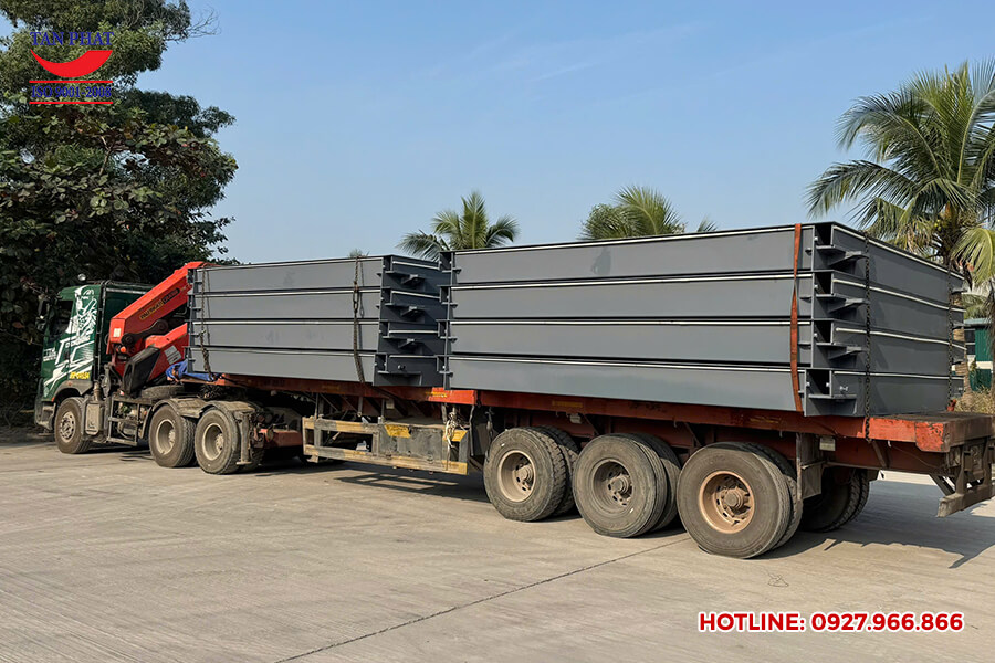 Bàn cân điện tử 12 tấn - 18x4m được vận chuyển đến vị trí lắp đặt trạm cân