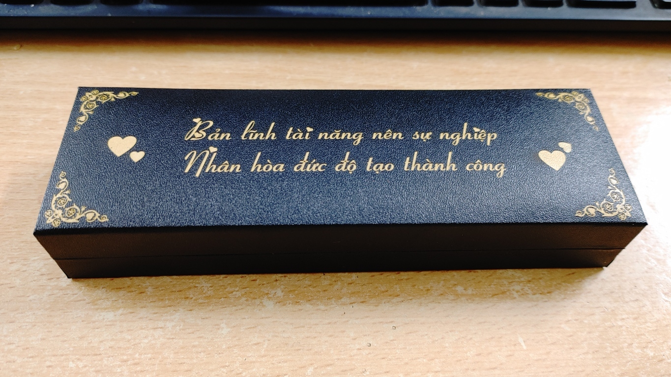 Hộp bút giả da khắc thông điệp - lời chúc tặng thầy cô đồng nghiệp, tặng sếp
