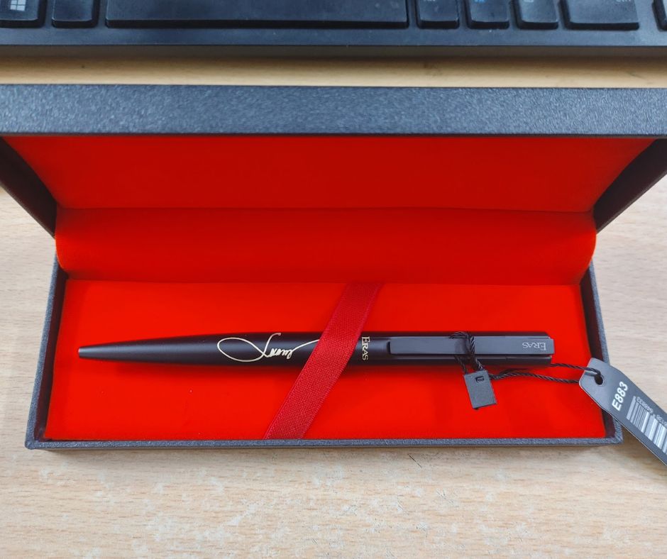 Bút ký khắc chữ ký - Phiên bản độc nhất vô nhị