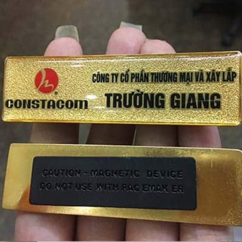Thẻ tên ăn mòn