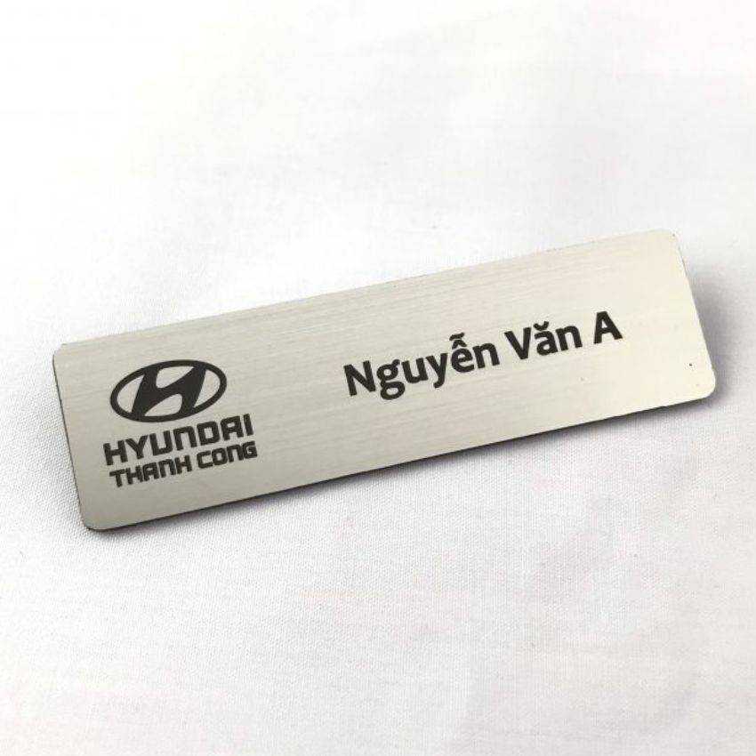 Thẻ tên - thẻ nhân viên khắc laser