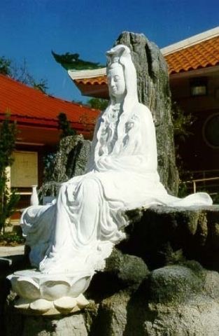 Tượng quan âm ngồi