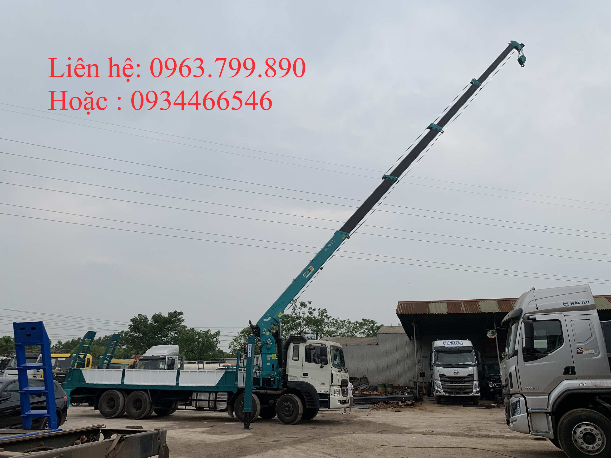 xe tải gắn cẩu tự hành 12 tấn