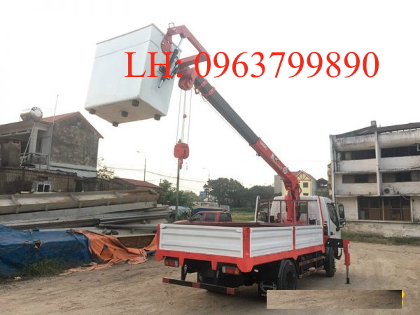 Cẩu tự hành unic 2 tấn