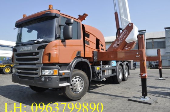 xe nâng người 44Tj