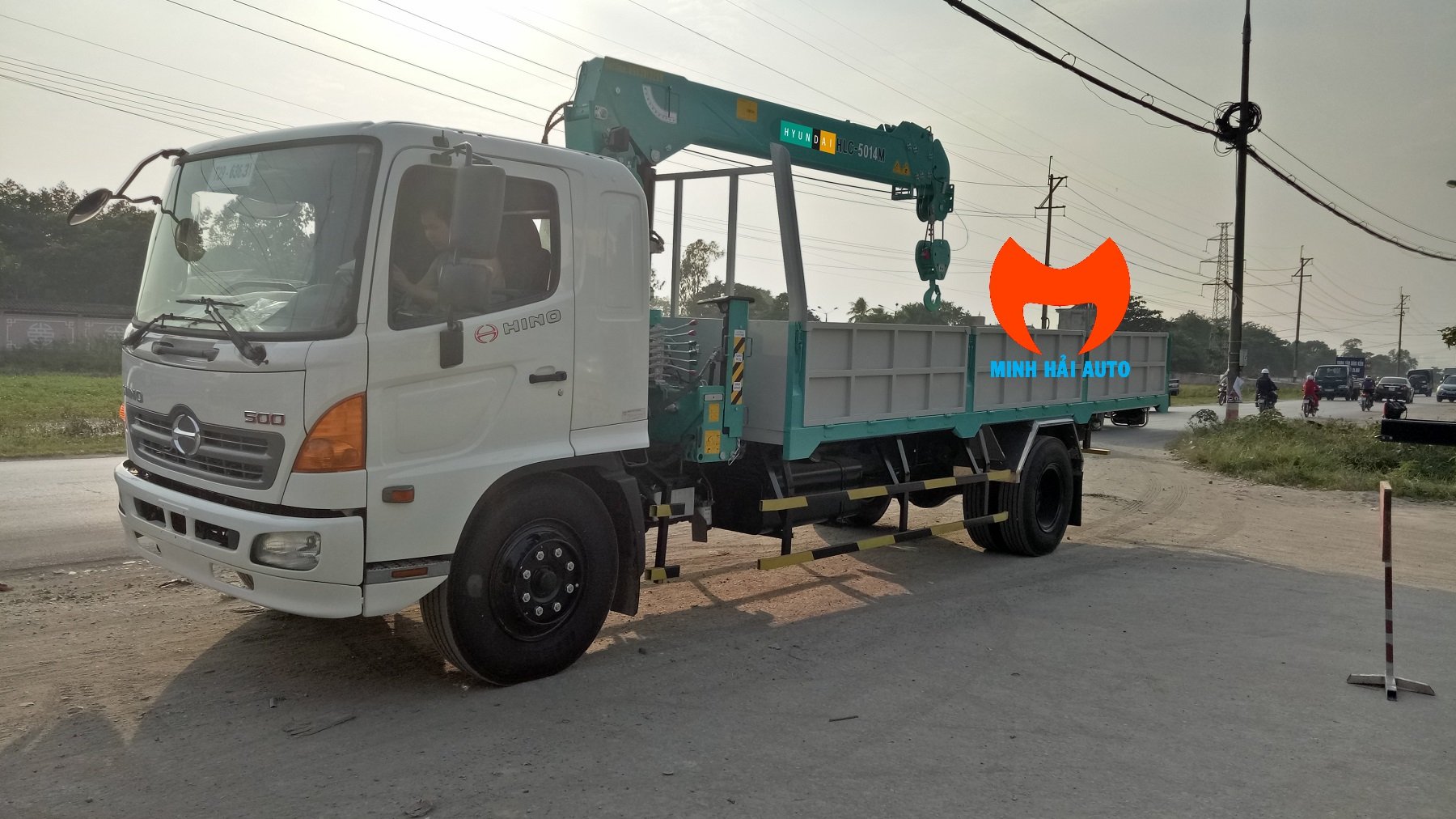 xe tải FG hino gắn cẩu 5 tấn Huyndai