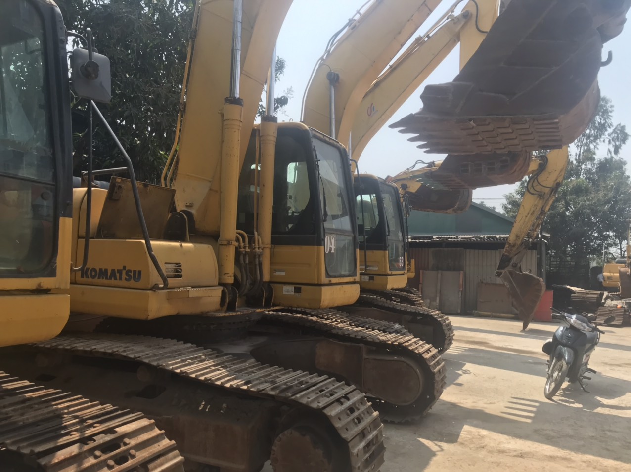 cho thuê máy xúc đào komatsu PC350 -8